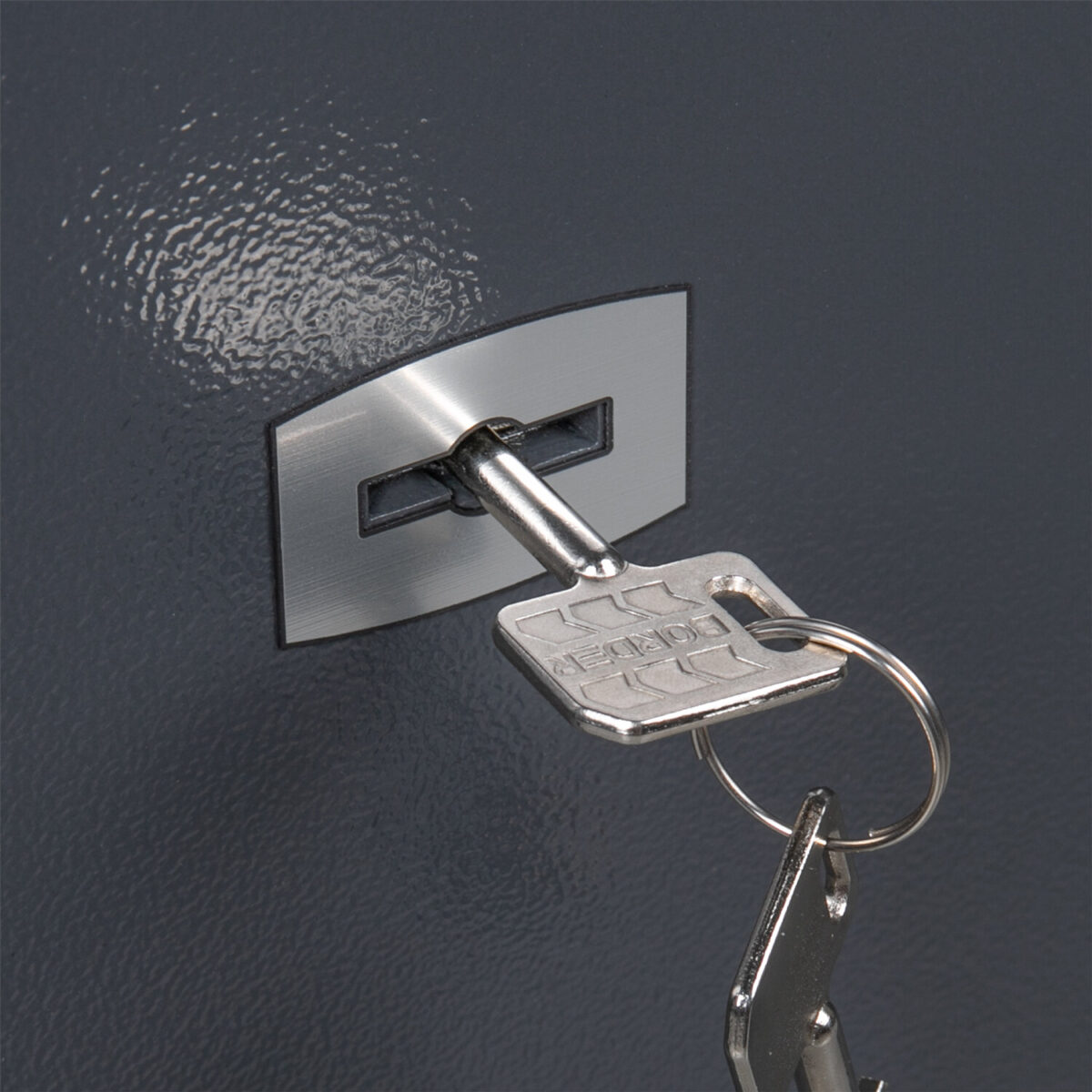 Сейф BRABIX "КМ-1200Т/2", 1200х475х400 мм, 76 кг, 2 отделения, ключевой замок, трейзер, крепление к стене, 291170 — изображение 4