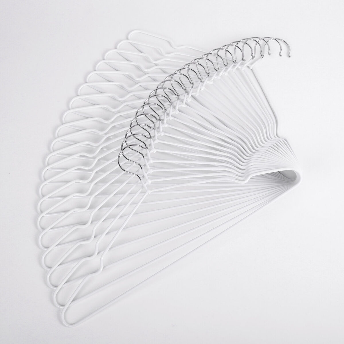 Вешалки-плечики для одежды, размер 48-50, металл, антискользящие, КОМПЛЕКТ 20 шт., белые, BRABIX PREMIUM, 608470 — изображение 5