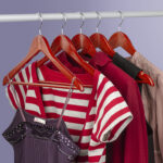 Вешалки-плечики, размер 48-50, КОМПЛЕКТ 5 шт., дерево, перекладина, цвет вишня, BRABIX "Стандарт", 601161 — изображение 8