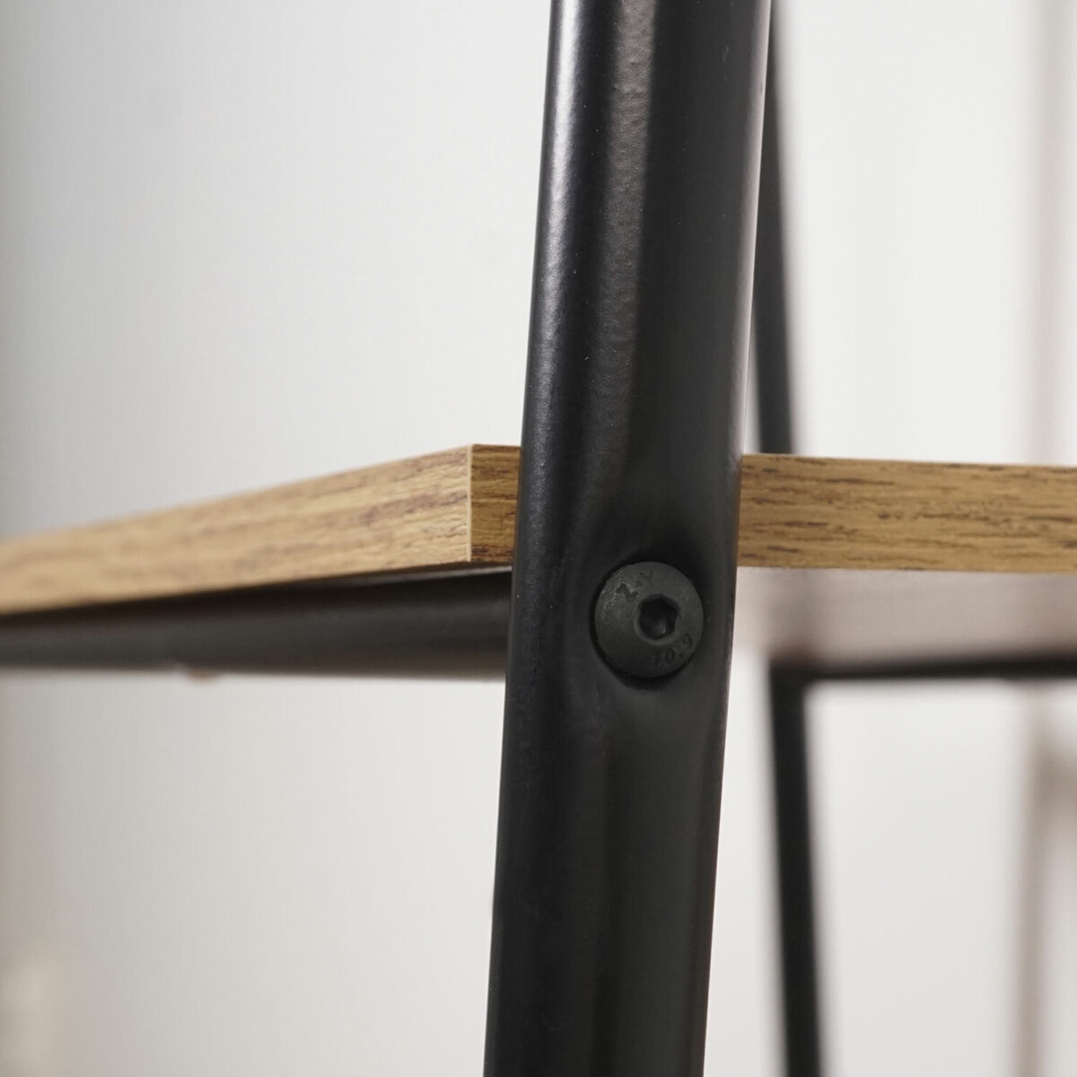 Стеллаж на металлокаркасе "Скандинавия-24", 650х385х1470 мм, 4 полки ЛДСП, черный/дуб, CТCП24 Ч — изображение 5