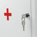 Шкафчик-аптечка металлический, навесной, внутренние перегородки, ключевой замок, 400x360x140 мм — изображение 6