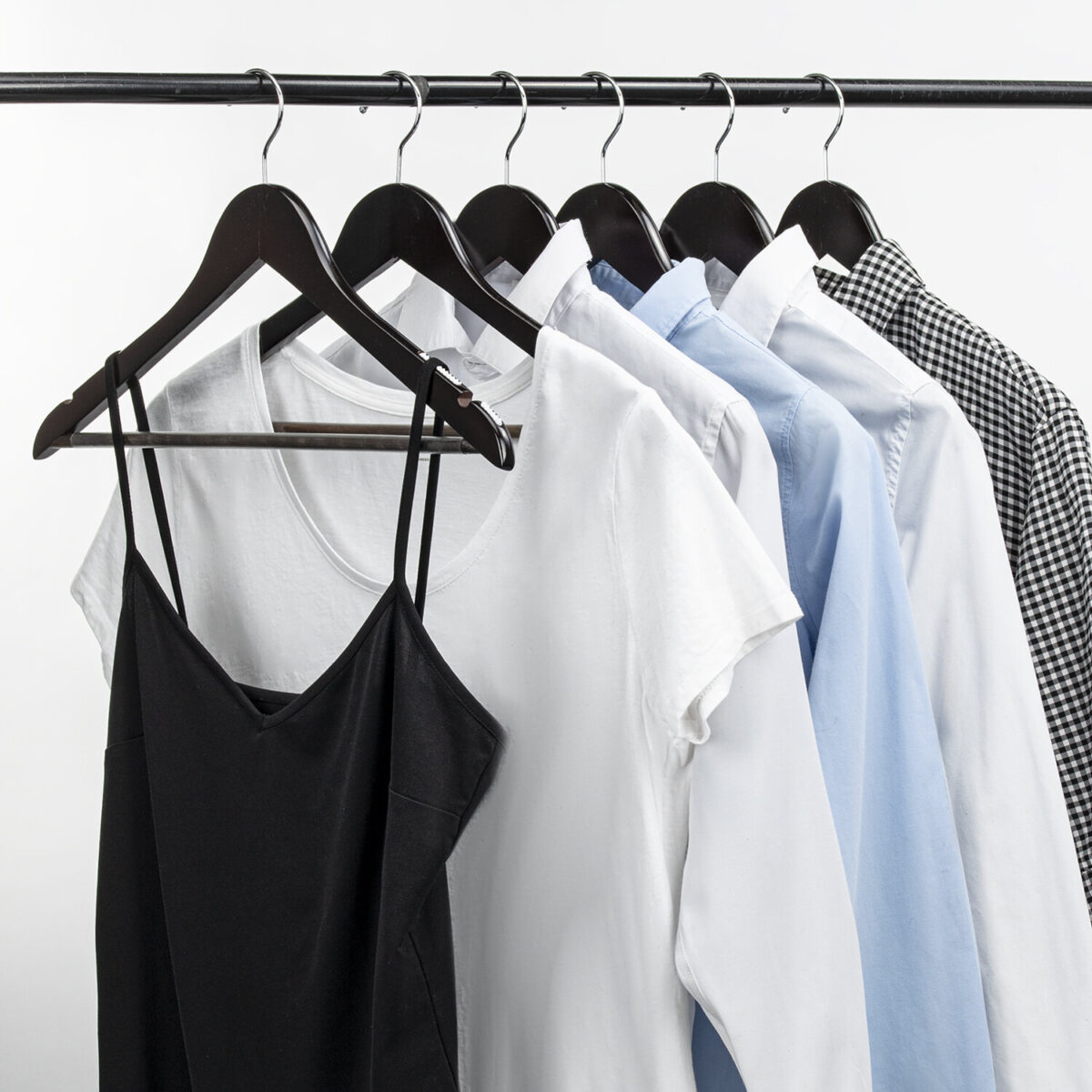 Вешалки-плечики с антискользящими накладками, КОМПЛЕКТ 3 штуки, размер 48-50, дерево, BRABIX, 607476 — изображение 9