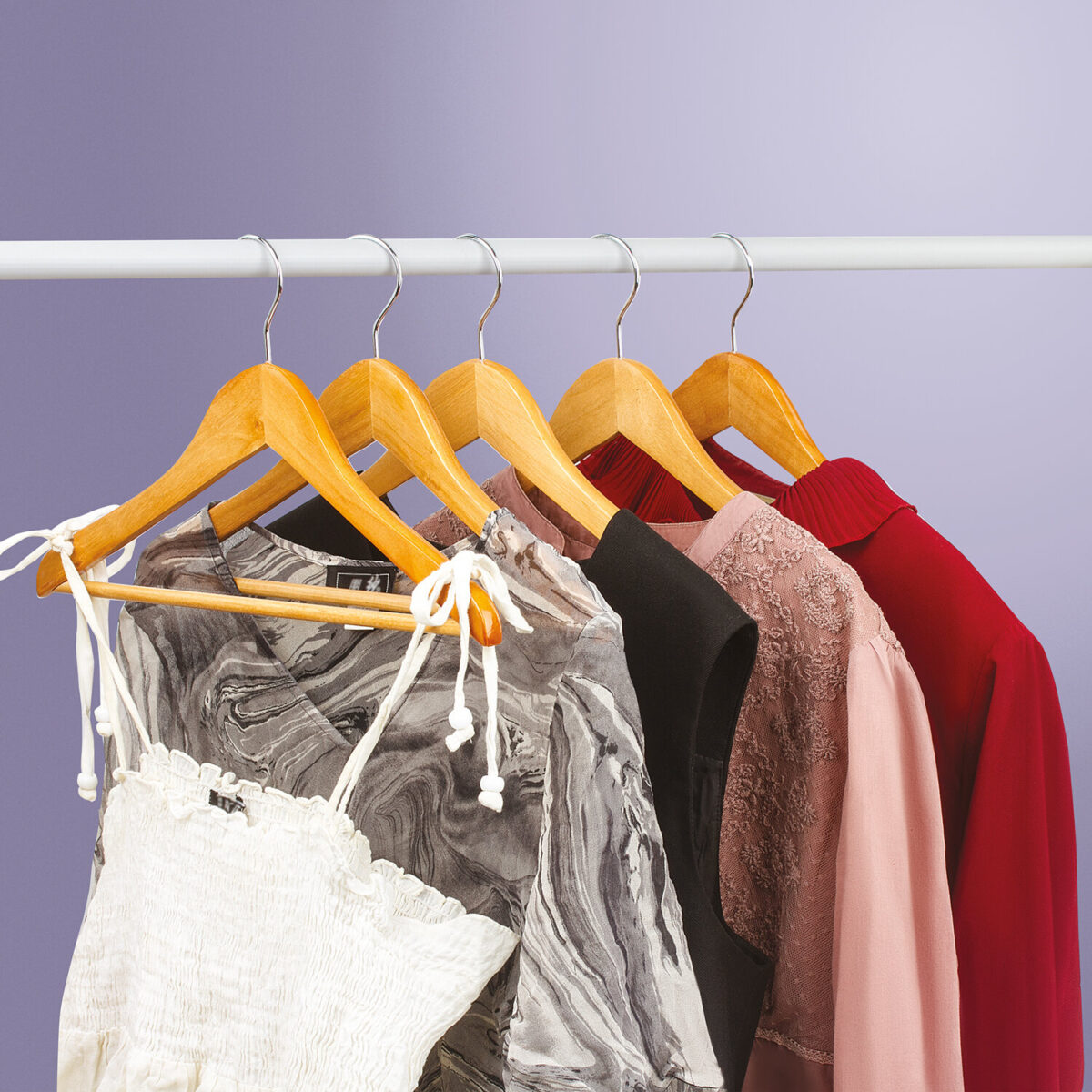 Вешалки-плечики, размер 36-40, МАЛЫЙ РАЗМЕР, КОМПЛЕКТ 5 шт., деревянные, перекладина, цвет сосна, BRABIX "Стандарт", 601160 — изображение 7