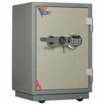 Сейф огнестойкий VALBERG "FRS-73T EL", 732х485х431 мм, 86 кг, электронный замок + ключ, трейзер, крепление к полу — изображение 2