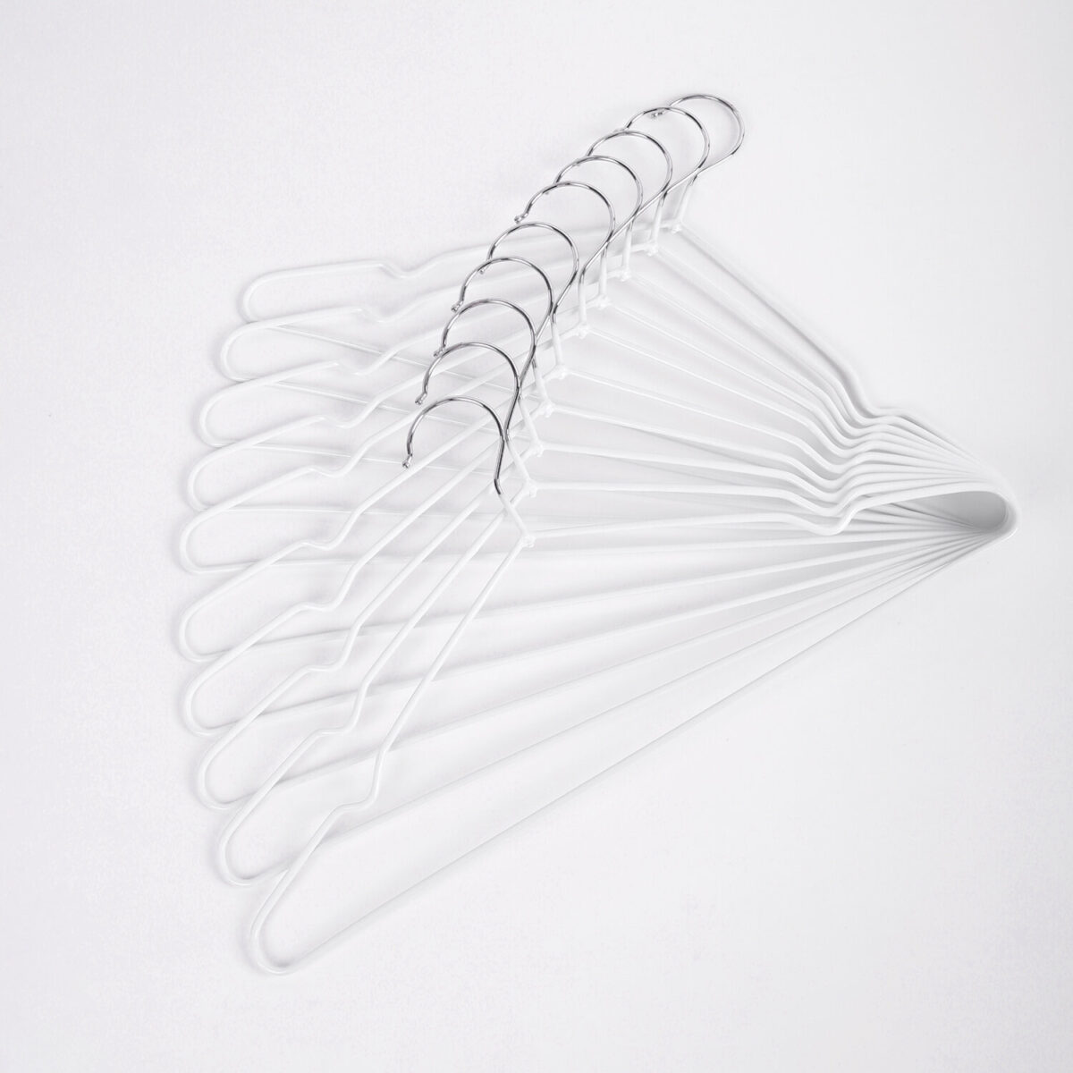 Вешалки-плечики для одежды, размер 48-50, металл, антискользящие, КОМПЛЕКТ 10 шт., белые, BRABIX PREMIUM, 608469 — изображение 5