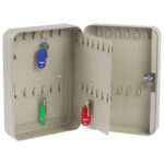 Шкафчик (Ключница) на 48 ключей BRAUBERG, 250х180х80 мм, с замком, + 48 брелоков, серый, 290338 — изображение 4