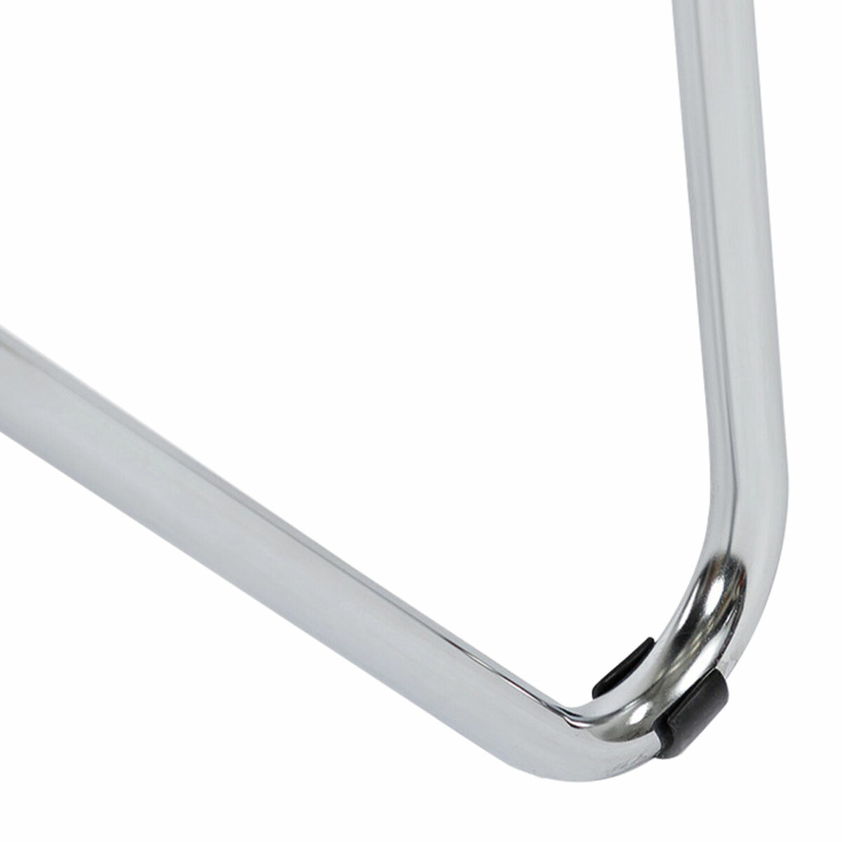 Кресло для приемных и переговорных "Samba", деревянные накладки, хромированный каркас, кожзам черный — изображение 10