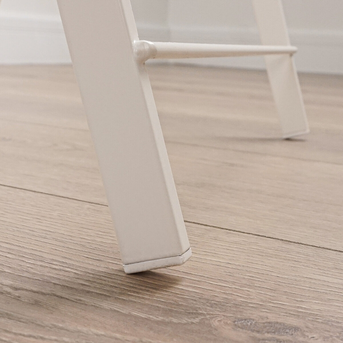 Вешалка-стойка костюмная "Контур", 980х440х310 мм, металл, белая, ВНП 367 Б — изображение 3