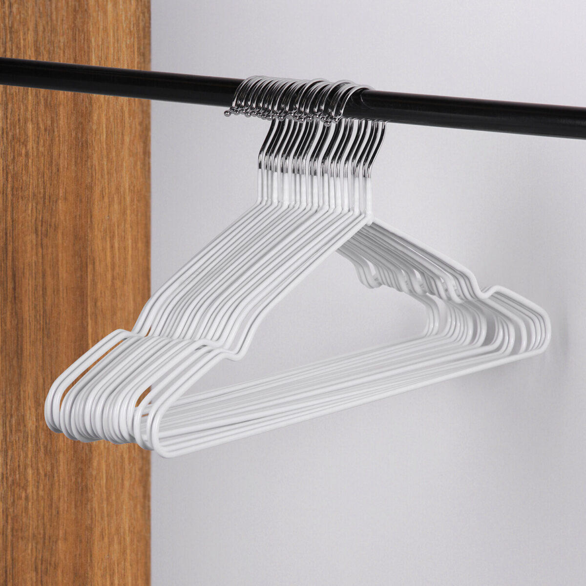 Вешалки-плечики для одежды, размер 48-50, металл, антискользящие, КОМПЛЕКТ 20 шт., белые, BRABIX PREMIUM, 608470 — изображение 7